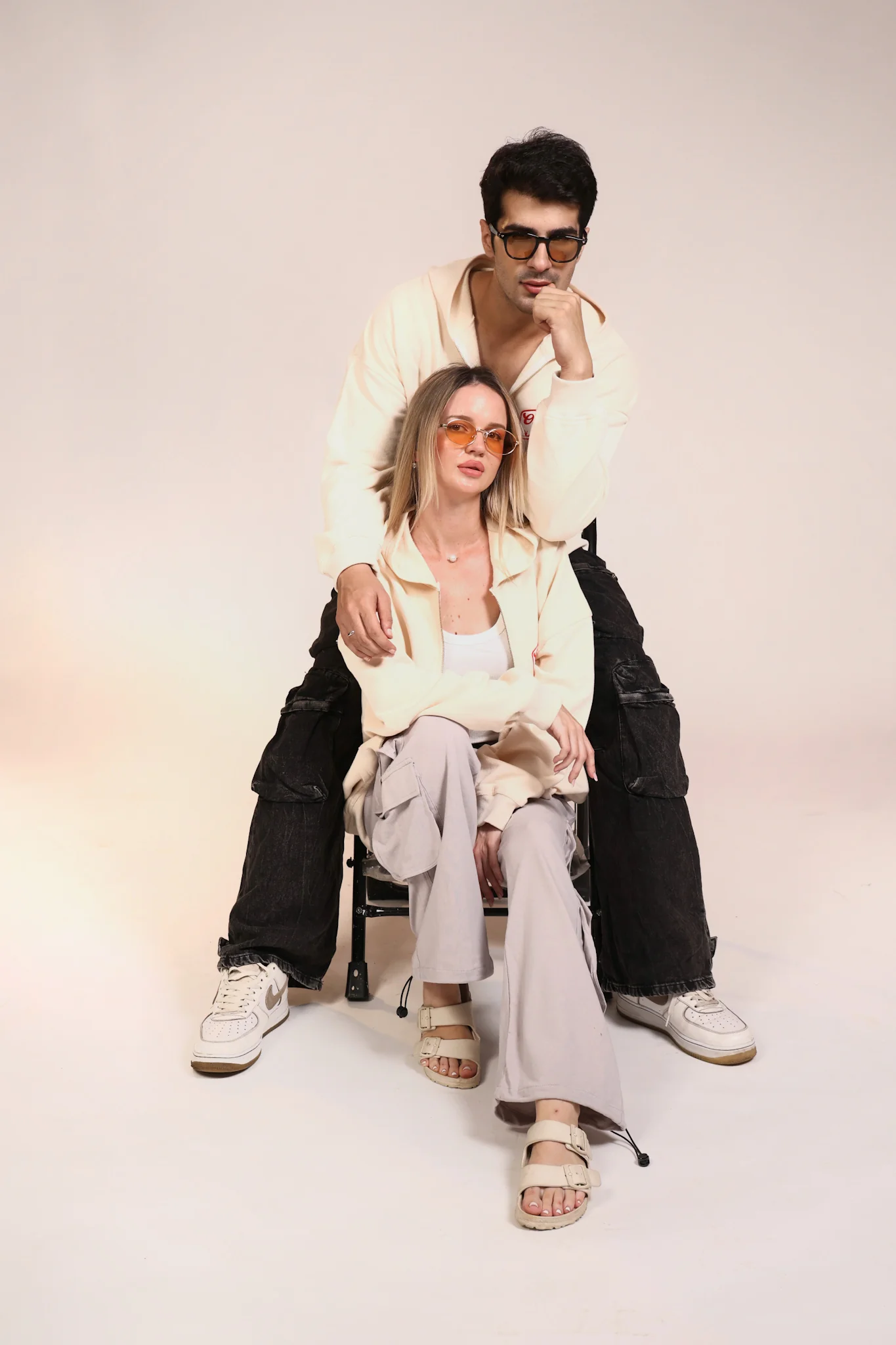 Outstand Zipper Hoodie - Image 6