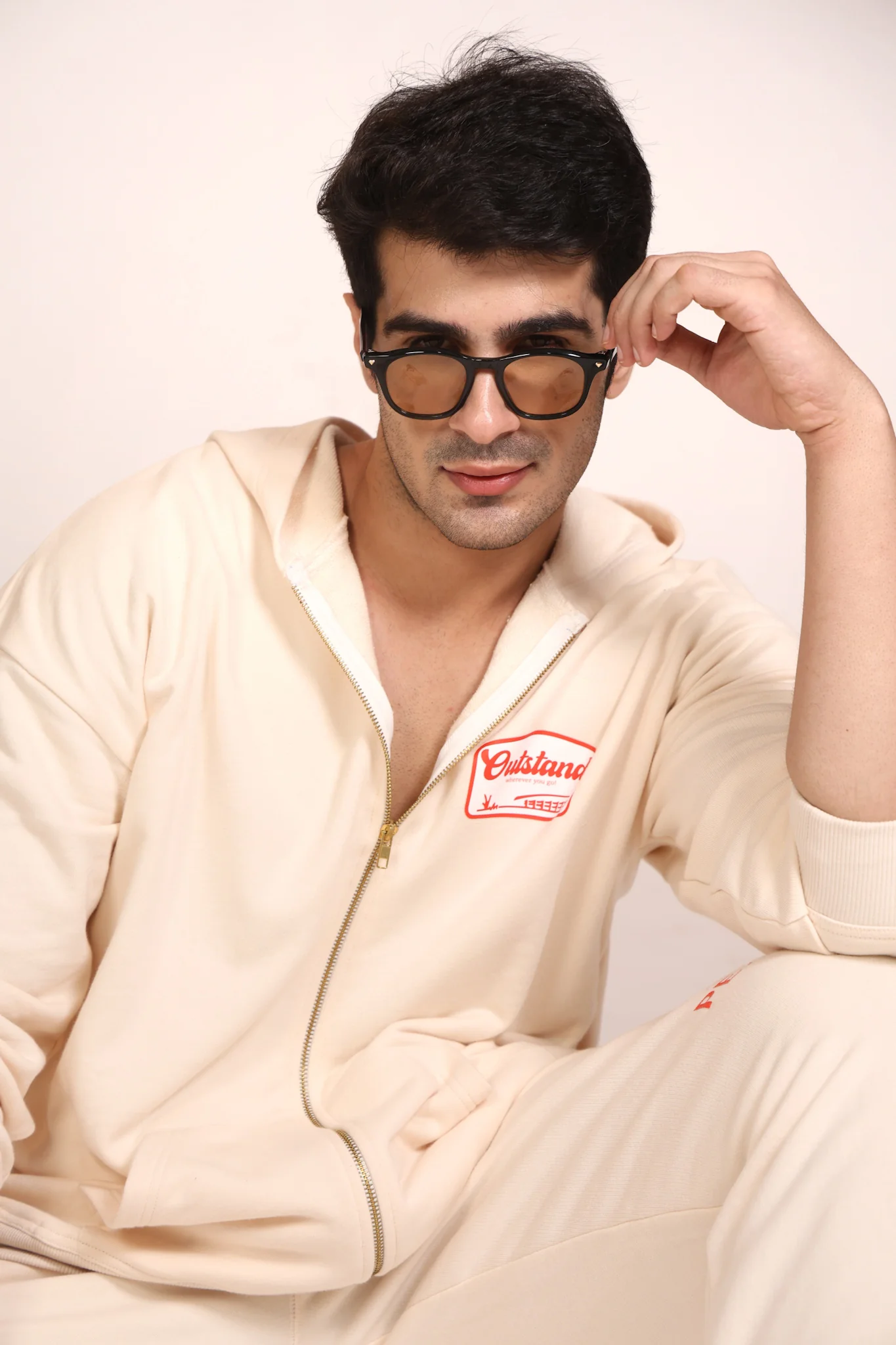 Outstand Zipper Hoodie - Image 8